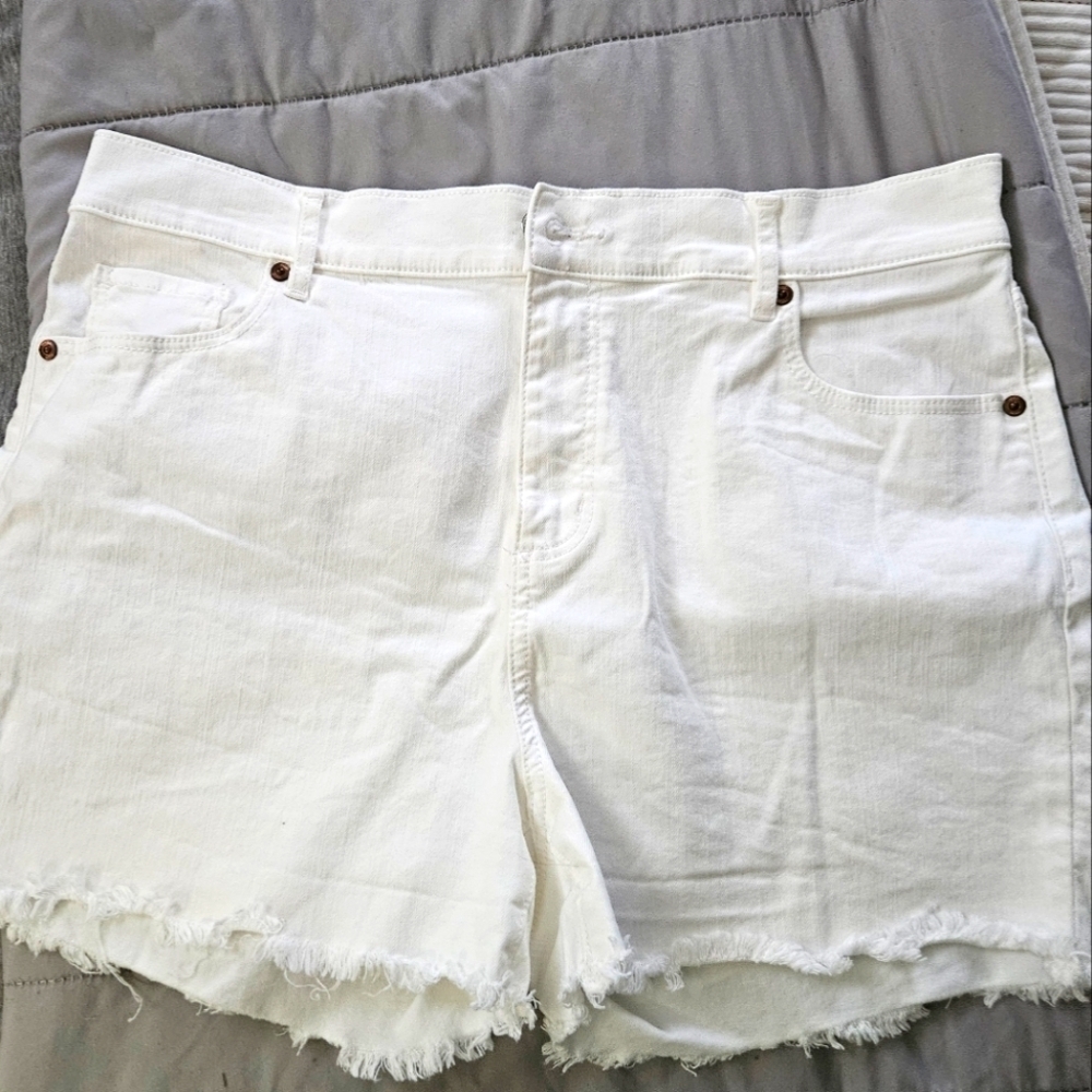 LOFT Women's White Denim Shorts Size 10